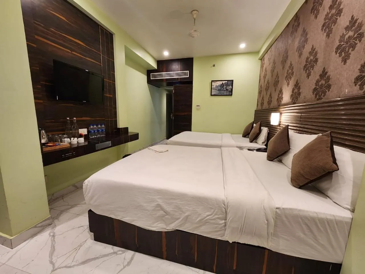Hotel Cresent - Near Assi Ghat Varanasi