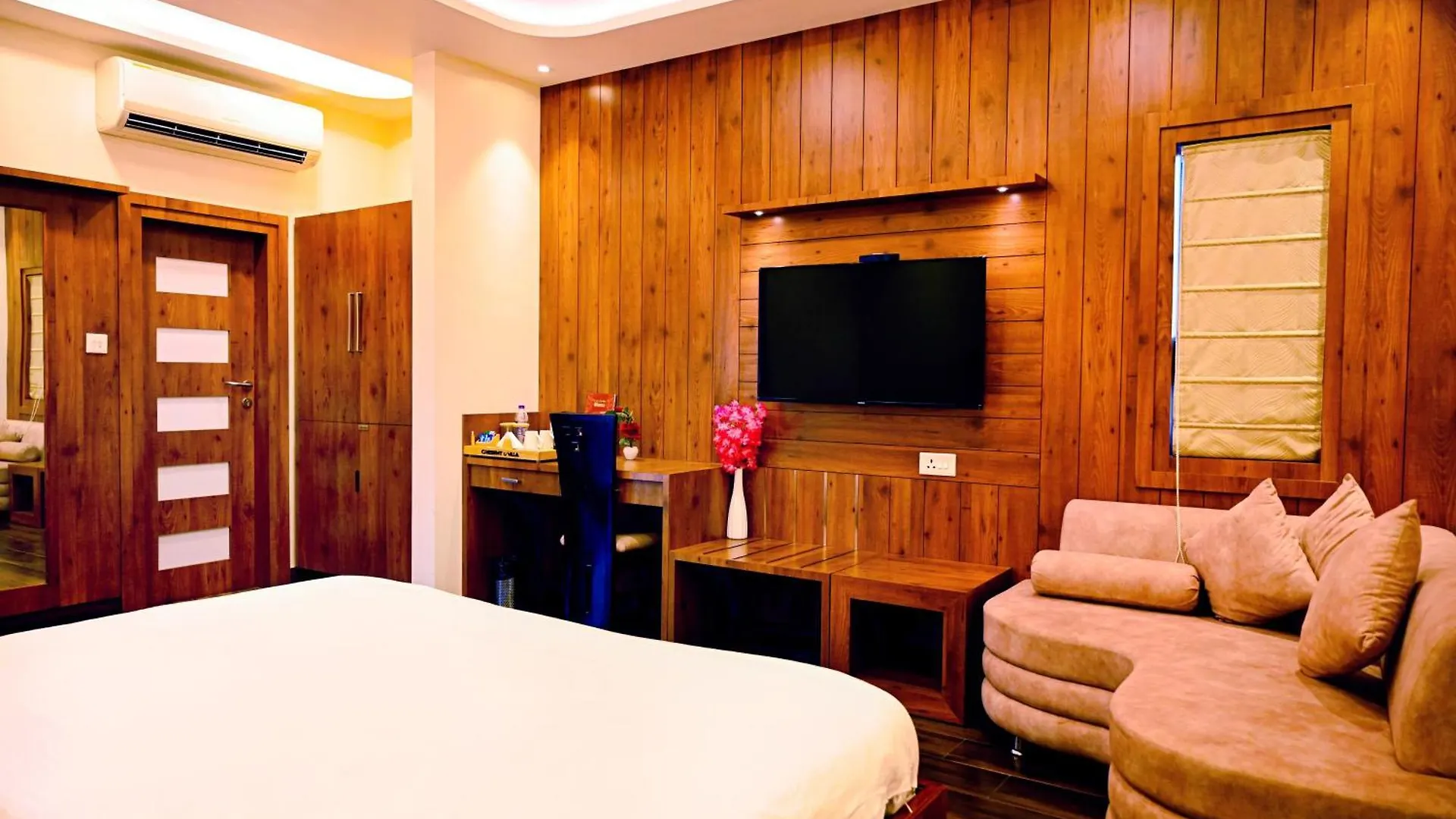 Hotel Cresent - Near Assi Ghat Varanasi