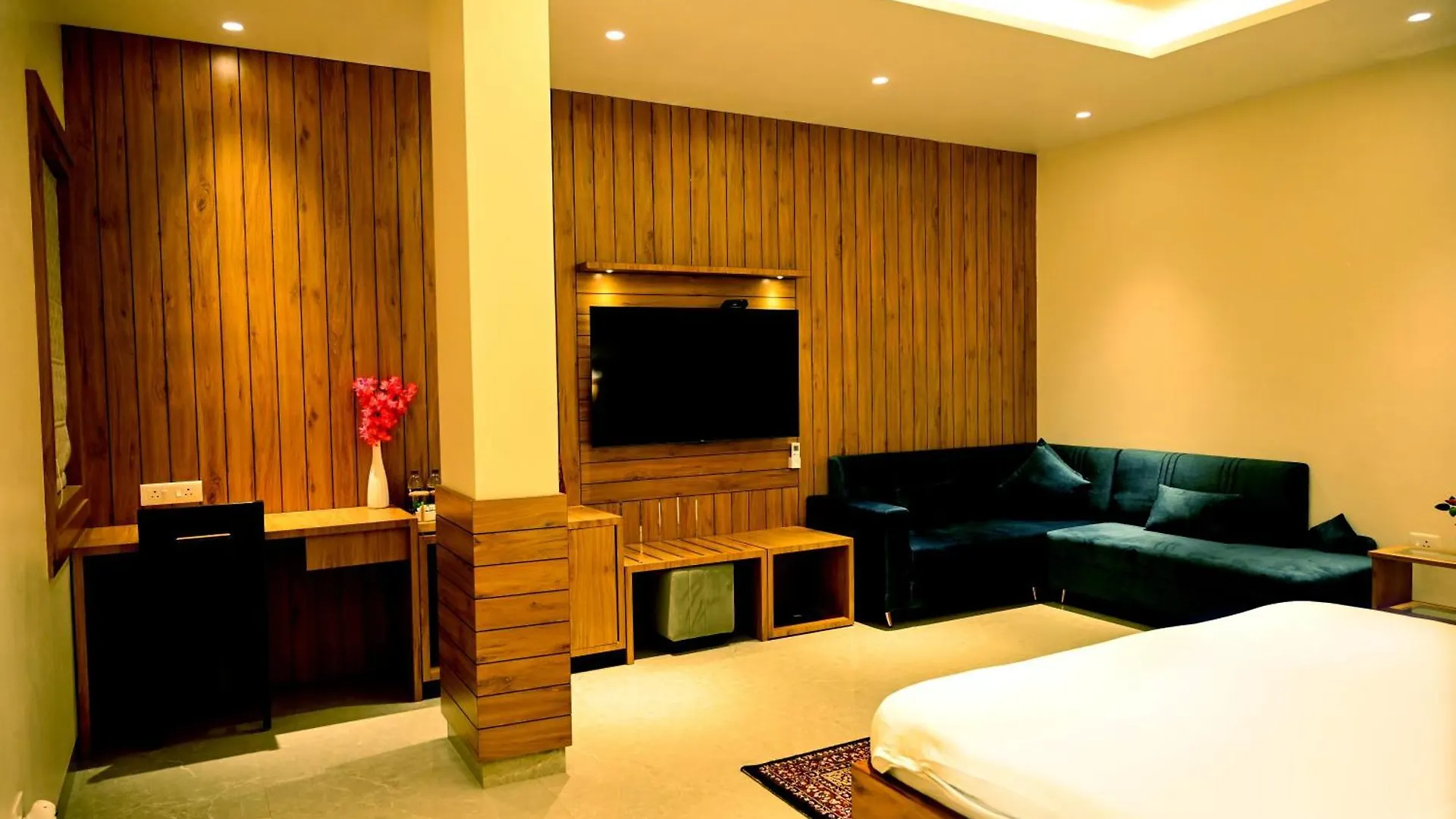 Hotel Cresent - Near Assi Ghat Varanasi