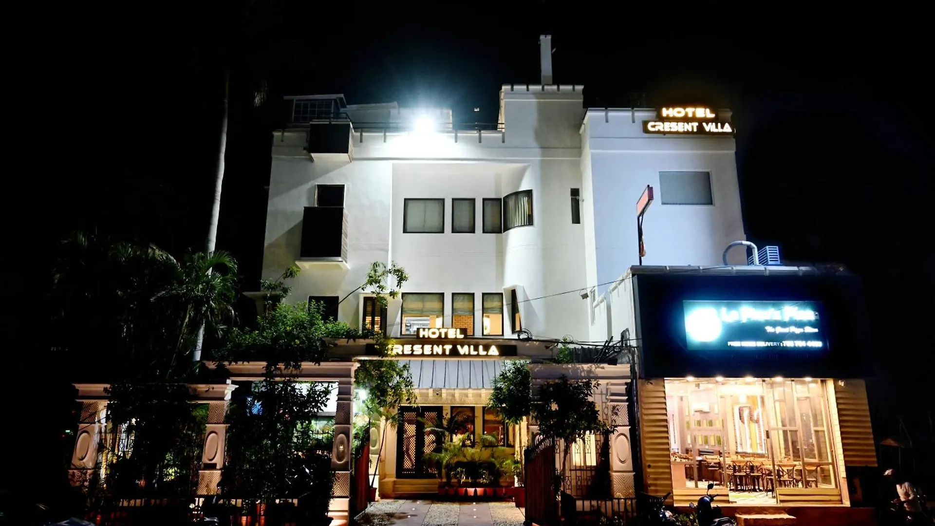 Hotel Cresent - Near Assi Ghat Varanasi