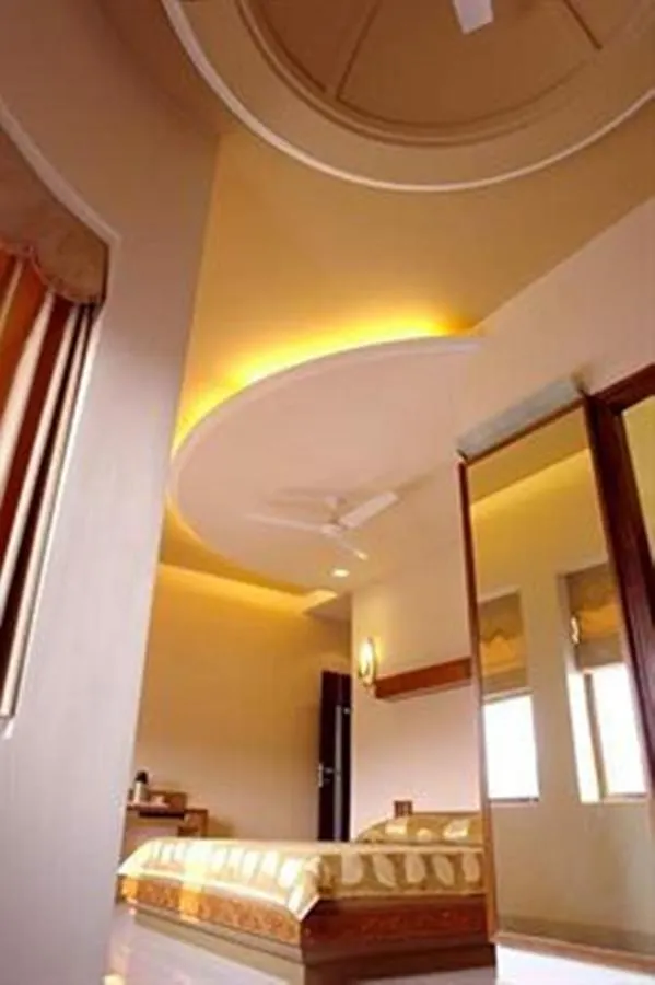 Hotel Cresent - Near Assi Ghat Varanasi 3*,  India